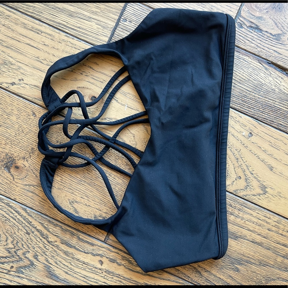 Lululemon Free to Be Wild Bra Size 8 Black